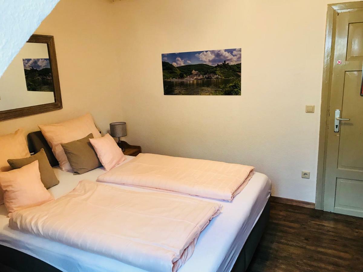 Hotel Klapperburg Beilstein  Exteriör bild