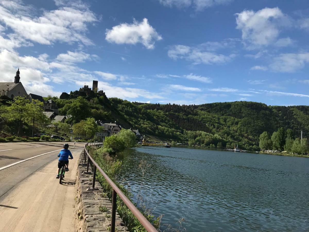 Hotel Klapperburg Beilstein  Exteriör bild